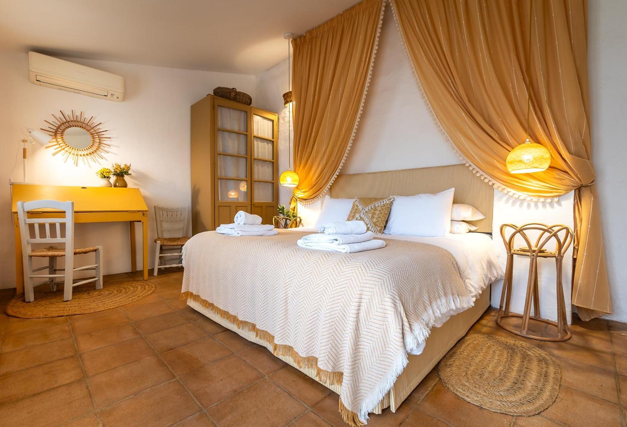 Romantic Ronda Garden Cottage Exterior photo